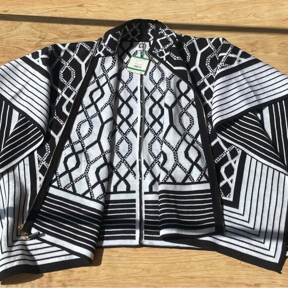 Anne Klein Black and White Geometric Poncho Sweater NWT Size L - Picture 2 of 9